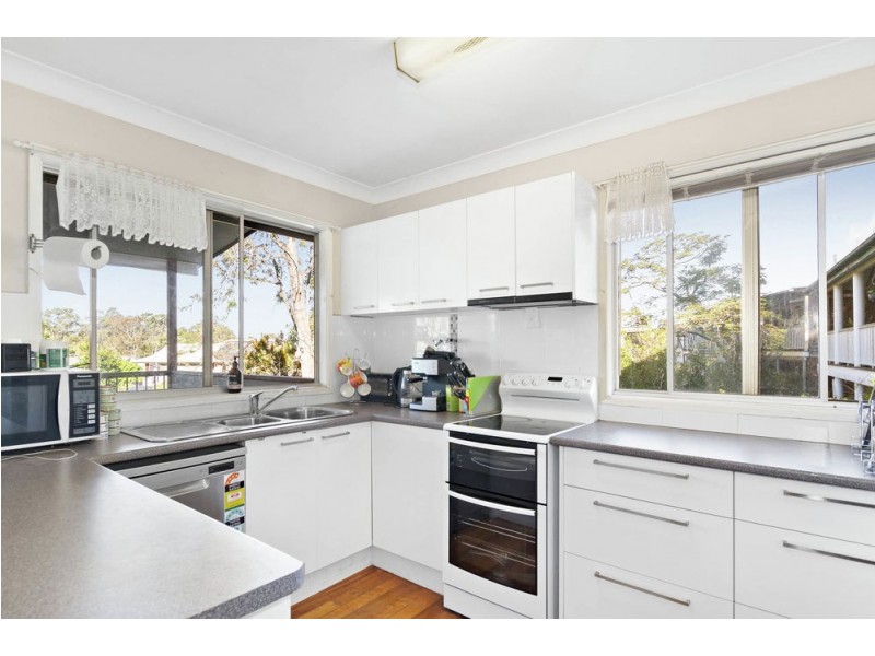 1129 South Pine Road, Arana Hills QLD 4054