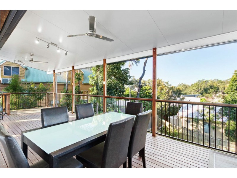 1129 South Pine Road, Arana Hills QLD 4054