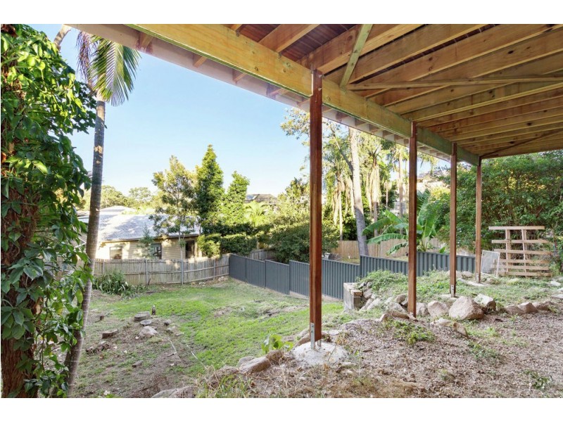 1129 South Pine Road, Arana Hills QLD 4054