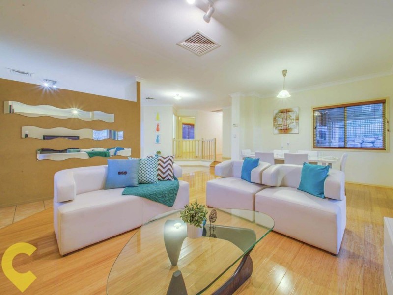 9 Reginald Avenue, Arana Hills QLD 4054