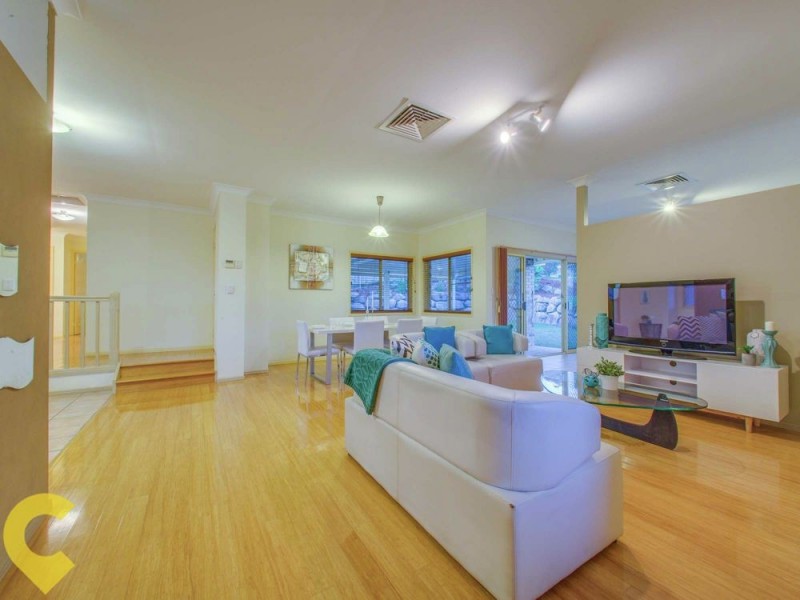 9 Reginald Avenue, Arana Hills QLD 4054