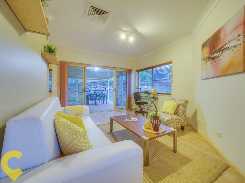 9 Reginald Avenue, Arana Hills QLD 4054