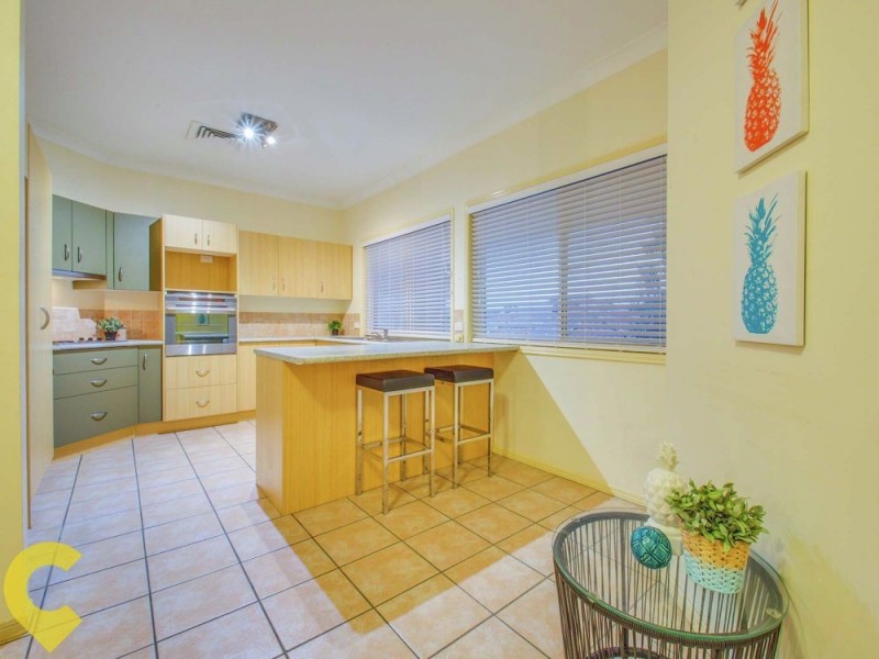 9 Reginald Avenue, Arana Hills QLD 4054