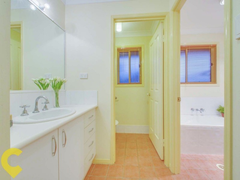 9 Reginald Avenue, Arana Hills QLD 4054