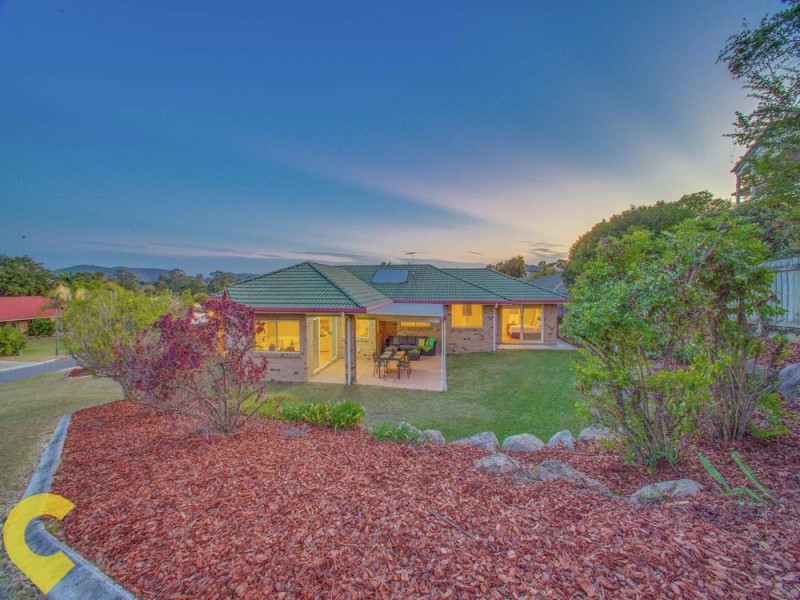 9 Reginald Avenue, Arana Hills QLD 4054