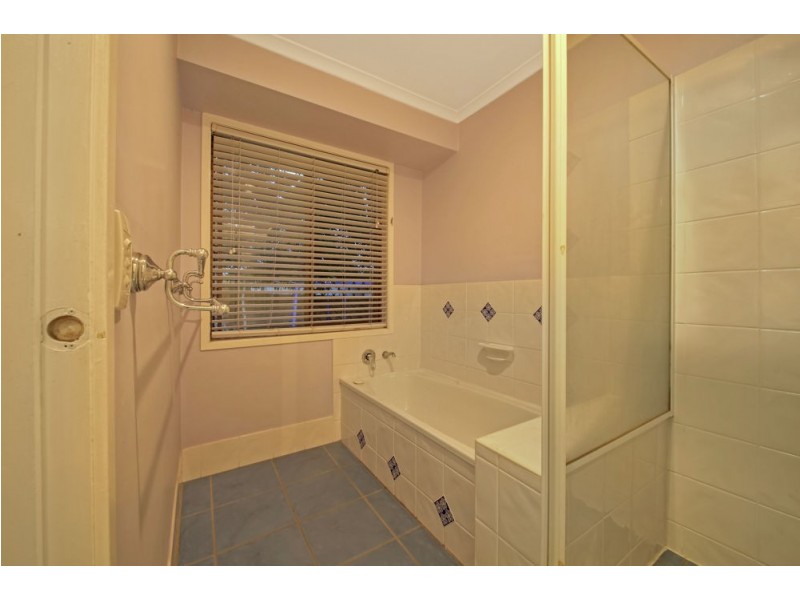 7 Ferny Way, Ferny Hills QLD 4055