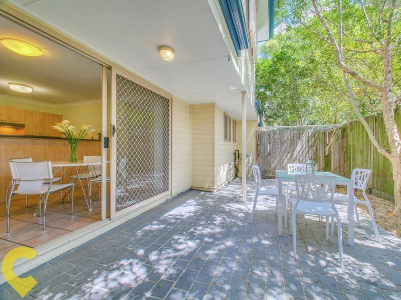 2/35 Manson Parade, Yeronga QLD 4104