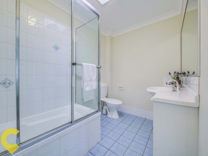 2/35 Manson Parade, Yeronga QLD 4104