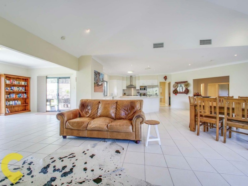 2 Bunya Lake Court, Bunya QLD 4055