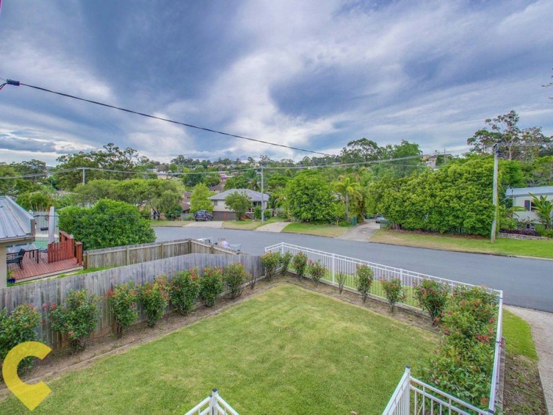 35 Lomatia Street, Everton Hills QLD 4053