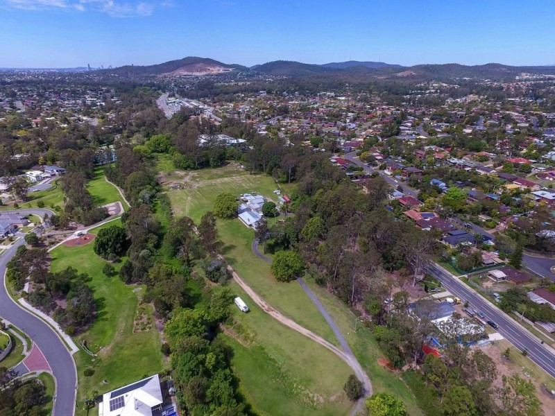 82 Rangeleigh Street, Ferny Hills QLD 4055