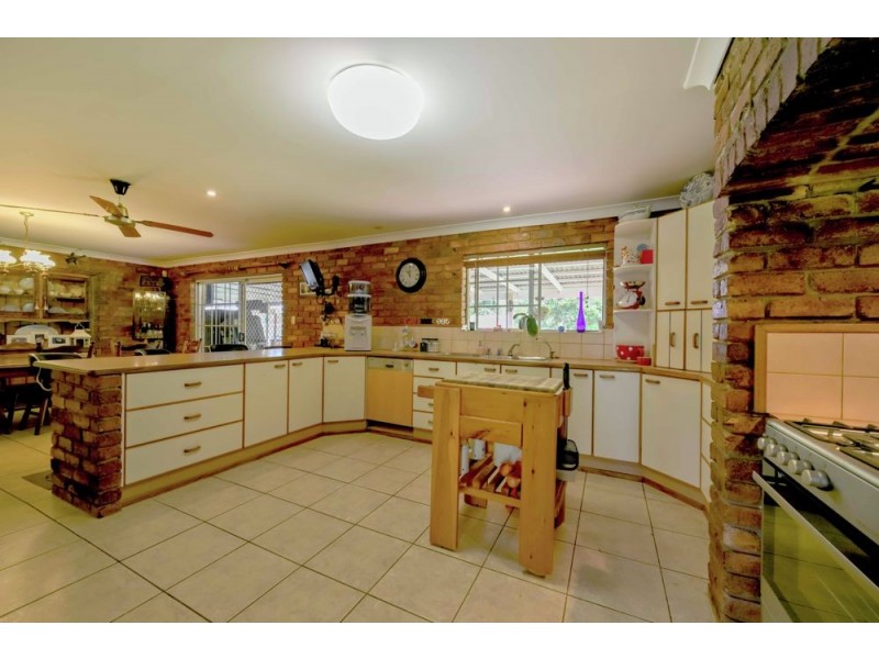 82 Rangeleigh Street, Ferny Hills QLD 4055