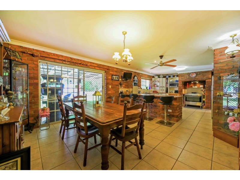 82 Rangeleigh Street, Ferny Hills QLD 4055