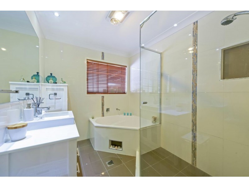 82 Rangeleigh Street, Ferny Hills QLD 4055