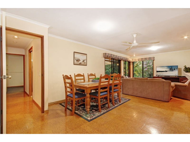 2 Leonarda Drive, Arana Hills QLD 4054