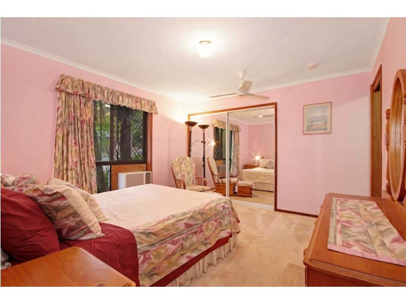 2 Leonarda Drive, Arana Hills QLD 4054