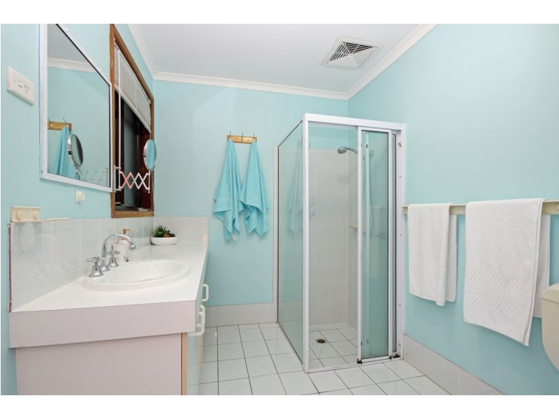 2 Leonarda Drive, Arana Hills QLD 4054
