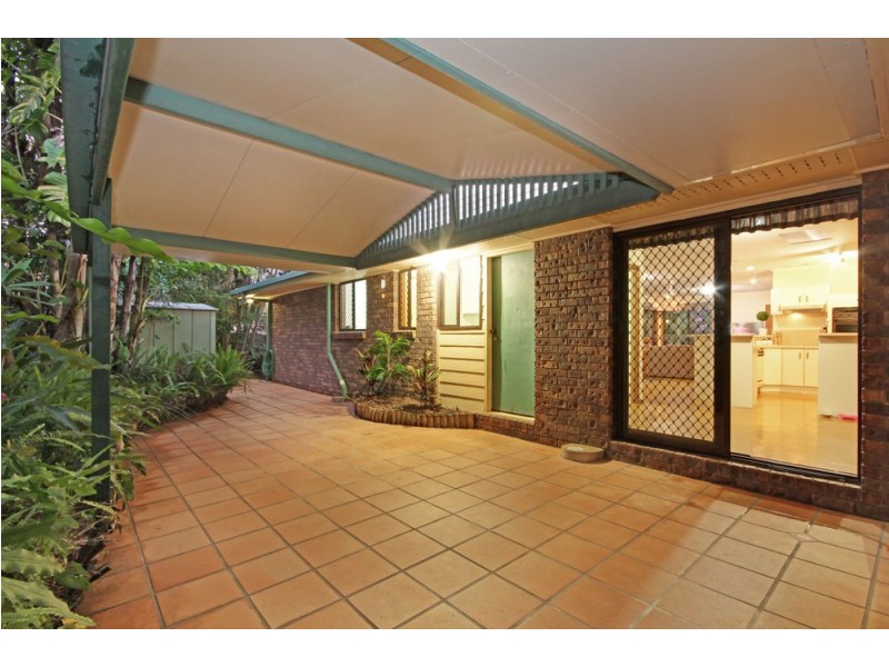 2 Leonarda Drive, Arana Hills QLD 4054