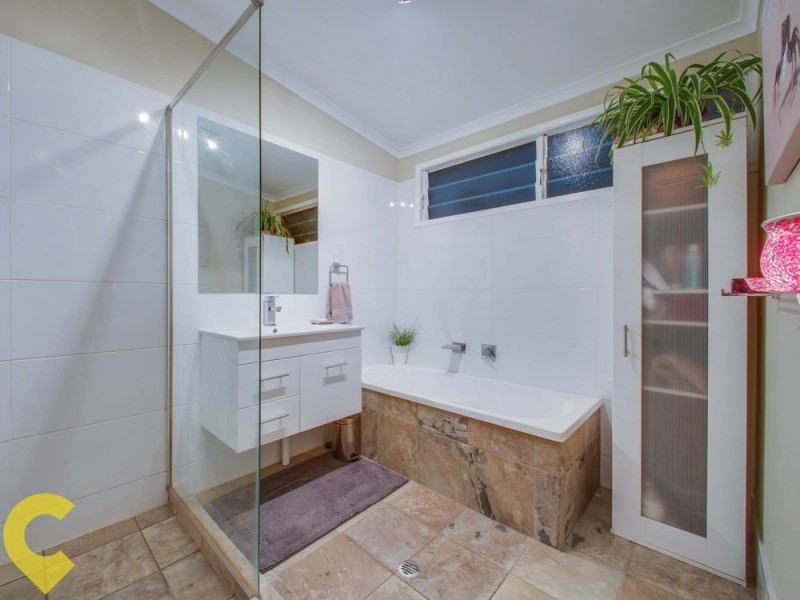 22 Penambul Crescent, Ferny Hills QLD 4055