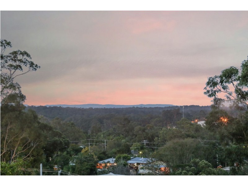 2 Yingally Drive, Arana Hills QLD 4054