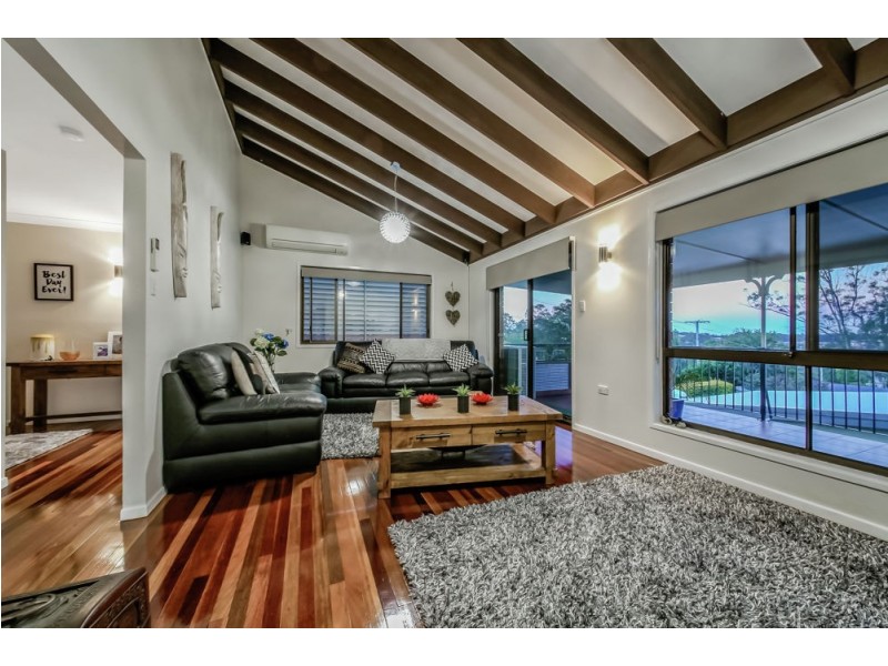 2 Yingally Drive, Arana Hills QLD 4054