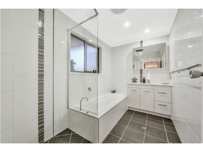 2 Yingally Drive, Arana Hills QLD 4054