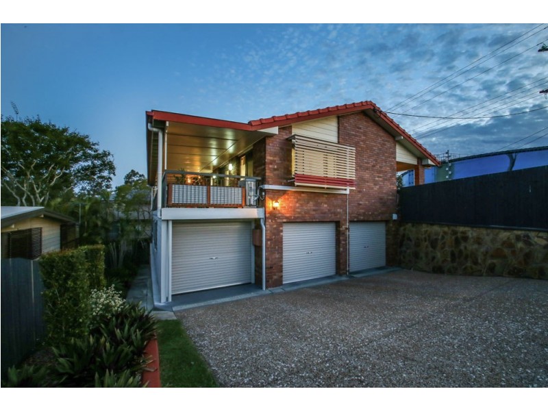 2 Yingally Drive, Arana Hills QLD 4054