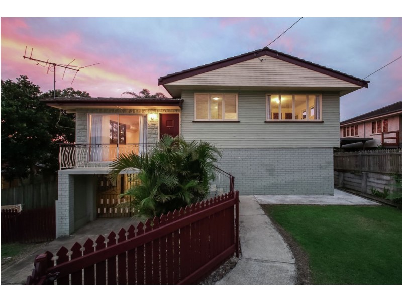 14 Lurneah Crescent, Ferny Hills QLD 4055