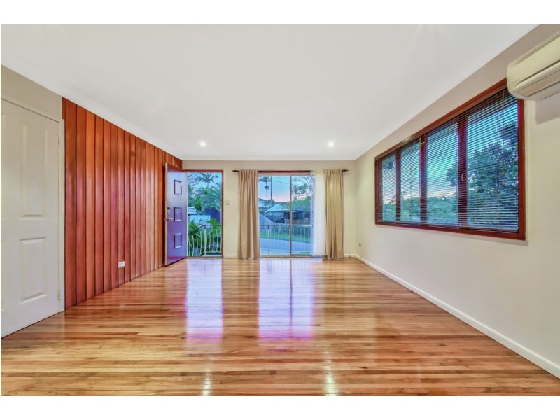 14 Lurneah Crescent, Ferny Hills QLD 4055