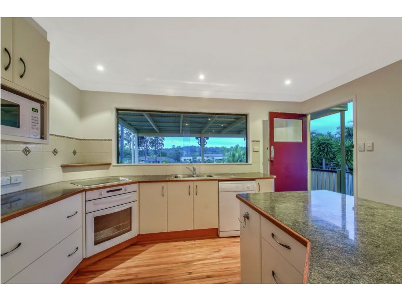14 Lurneah Crescent, Ferny Hills QLD 4055