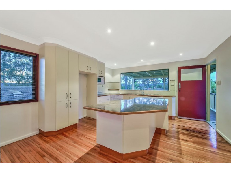 14 Lurneah Crescent, Ferny Hills QLD 4055