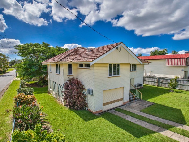 11 Cross Street, Mitchelton QLD 4053