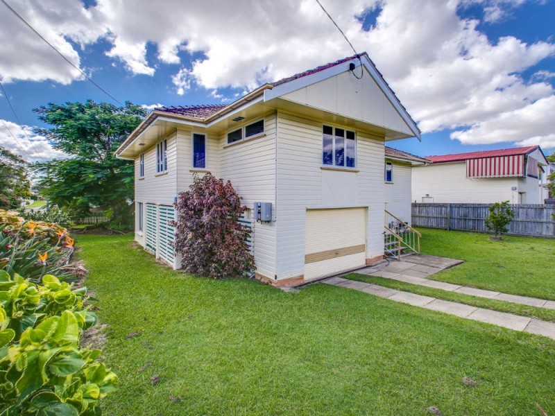 11 Cross Street, Mitchelton QLD 4053