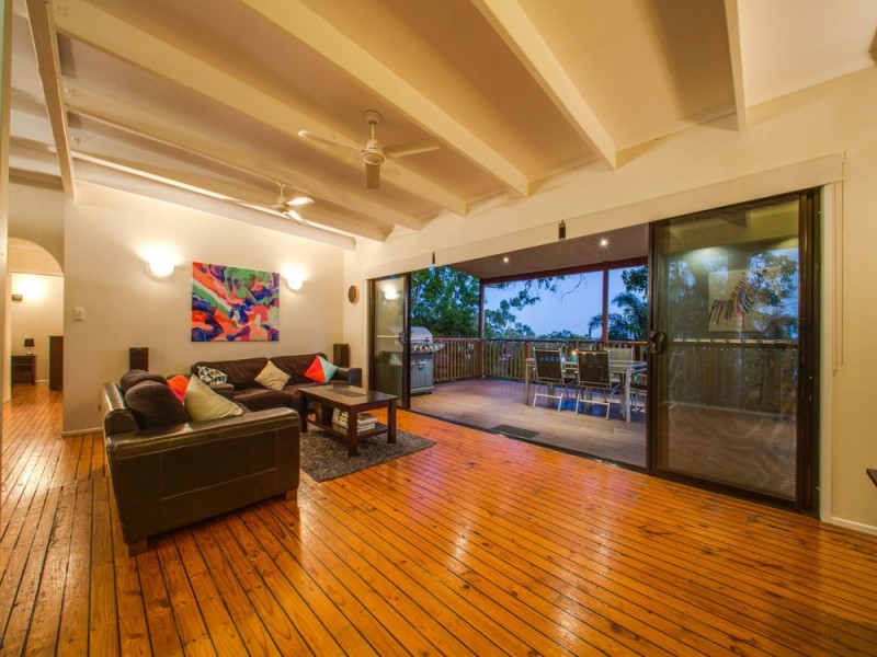 1012 South Pine Road, Everton Hills QLD 4053