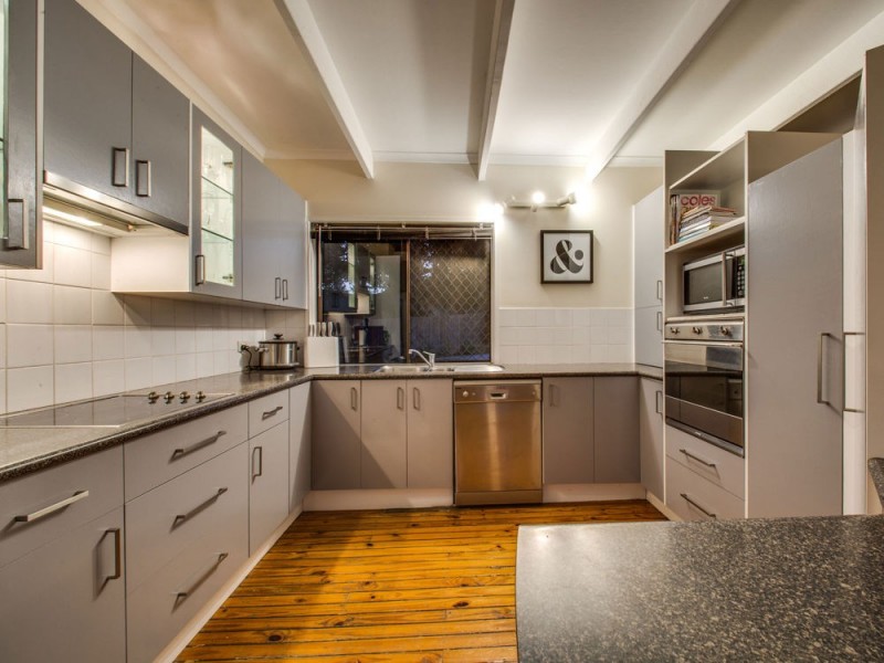 1012 South Pine Road, Everton Hills QLD 4053