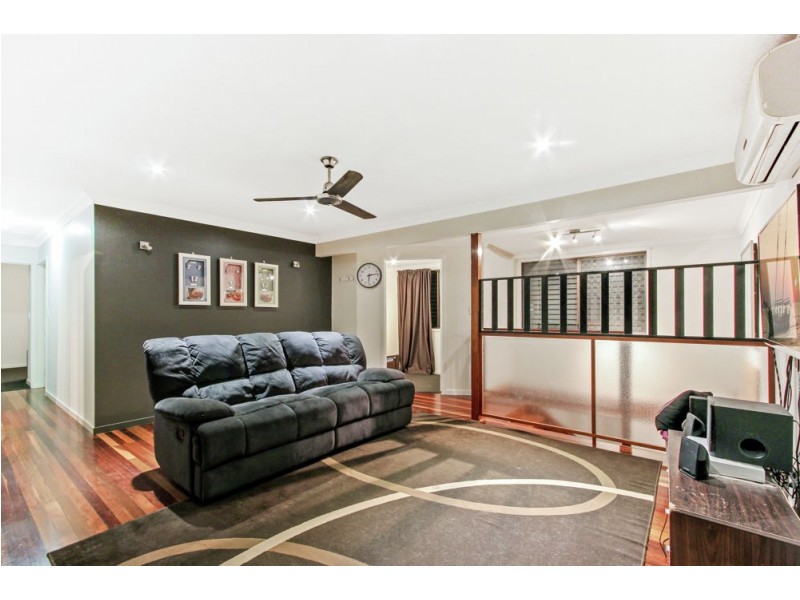 18 Carrama Crescent, Ferny Hills QLD 4055