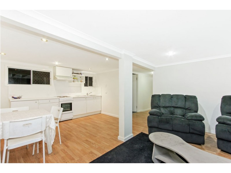 18 Carrama Crescent, Ferny Hills QLD 4055