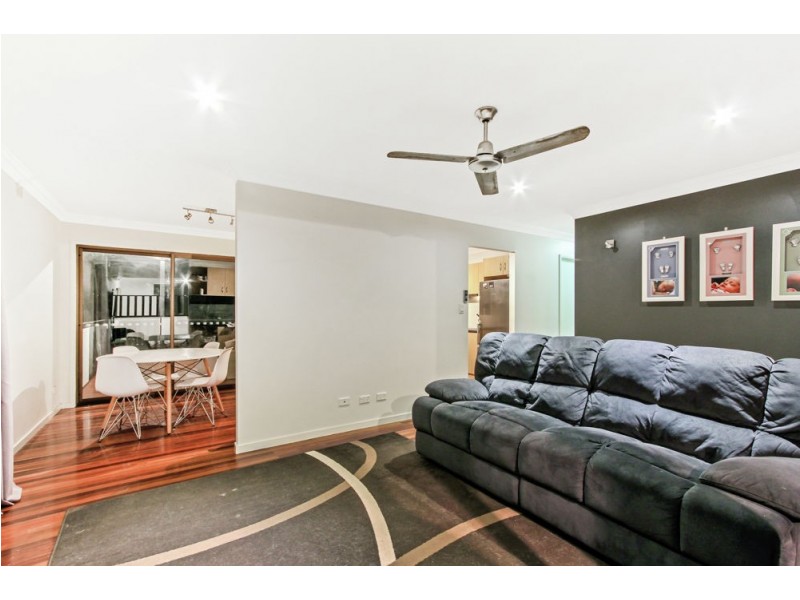 18 Carrama Crescent, Ferny Hills QLD 4055