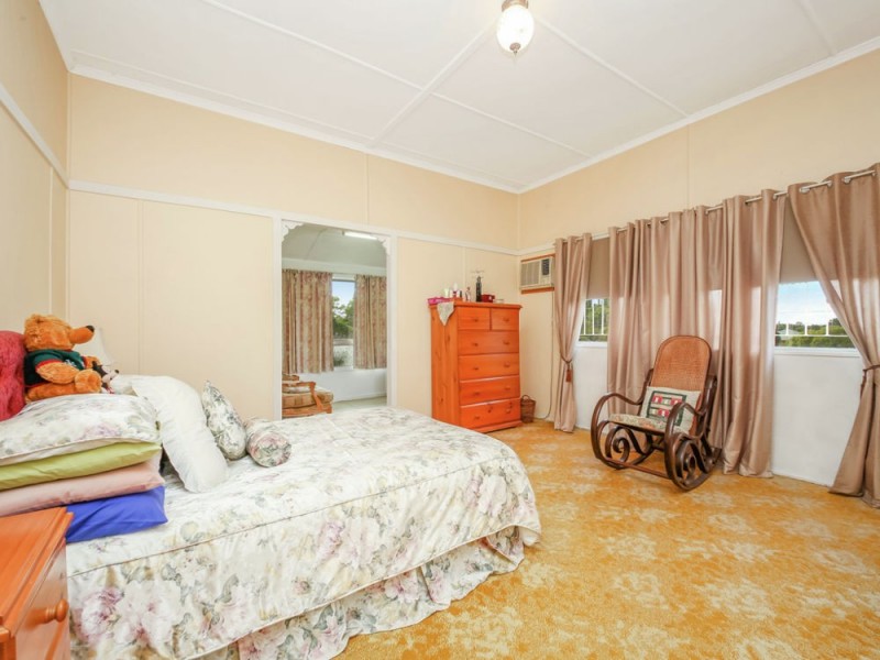 60 Blaker Road, Mitchelton QLD 4053