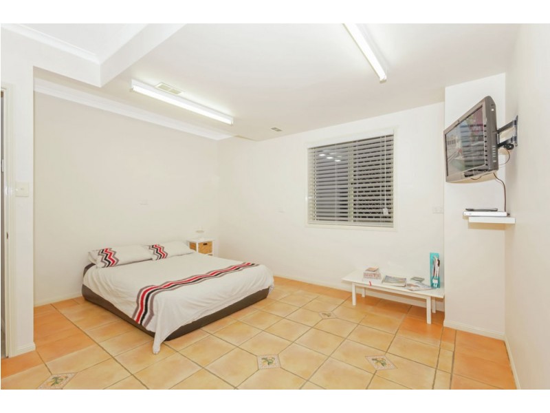 39 Hillenvale Avenue, Arana Hills QLD 4054