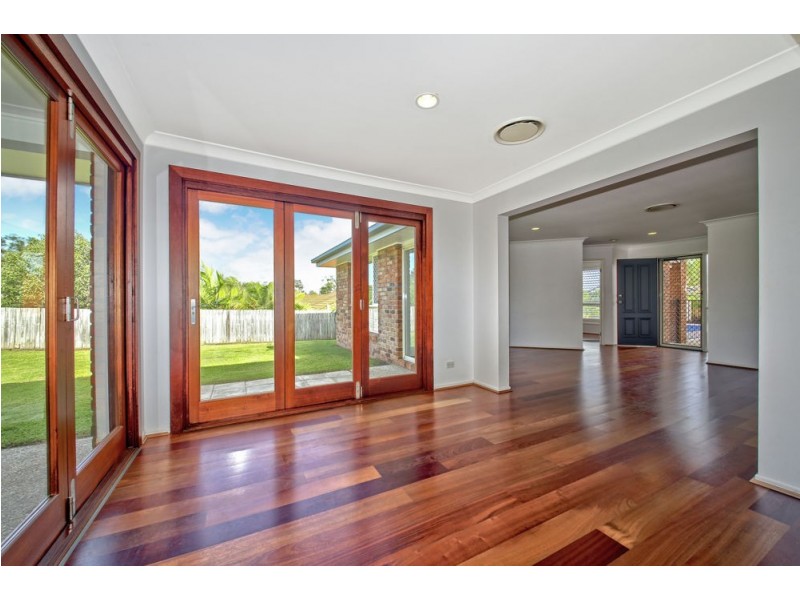 10 Vauton Court, Arana Hills QLD 4054