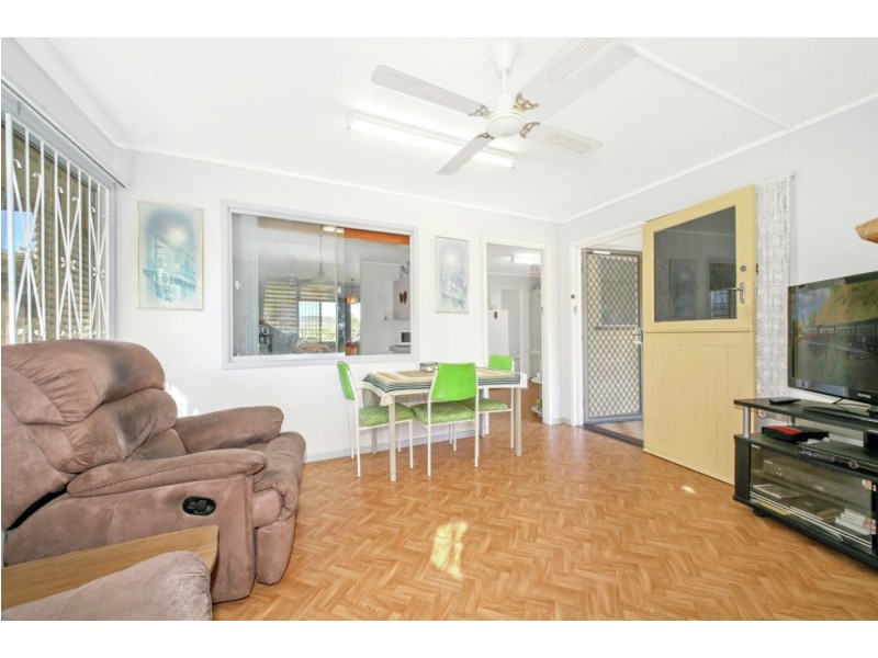 22 Elaroo Crescent, Ferny Hills QLD 4055