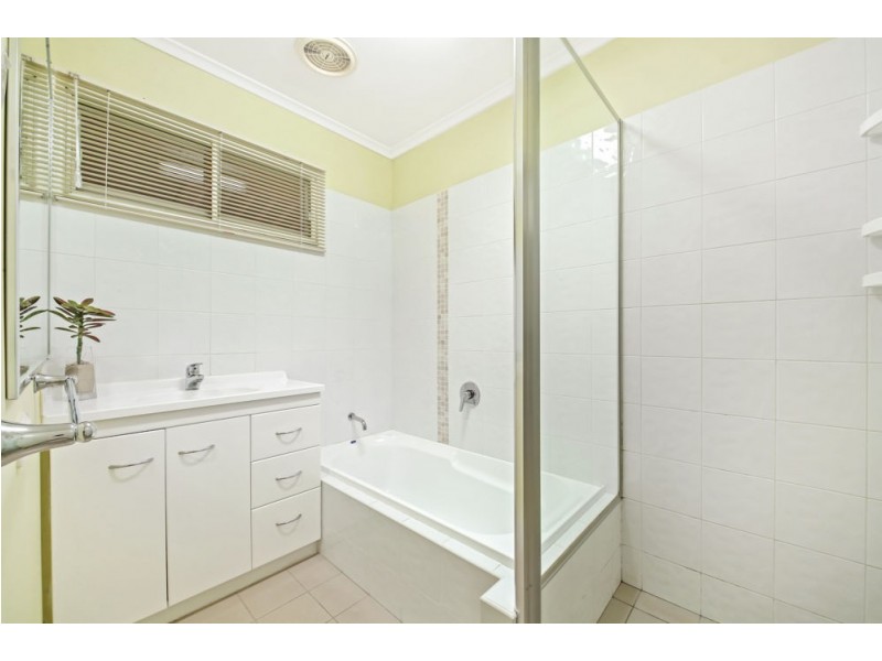 18 Bringelly Street, Arana Hills QLD 4054