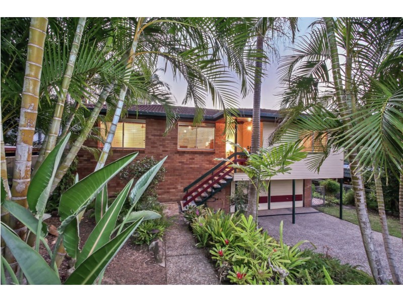 3 Nyora Street, Everton Hills QLD 4053