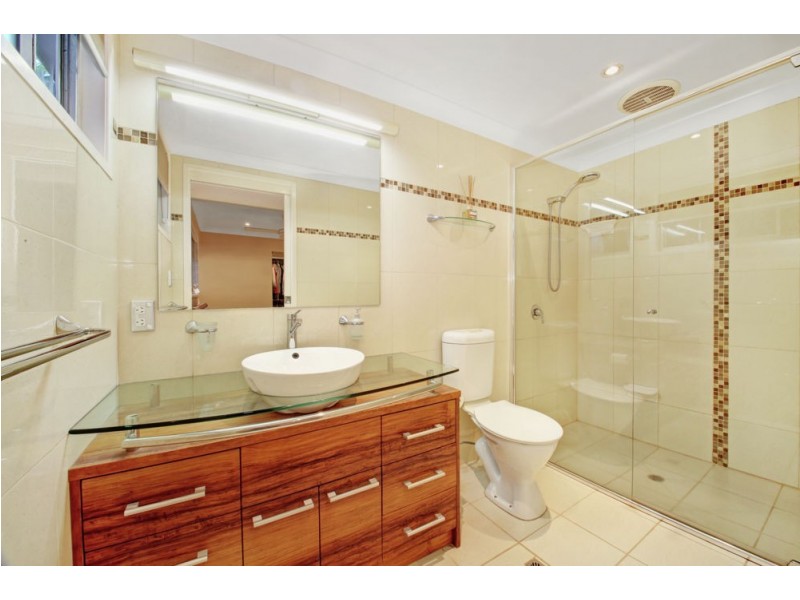 31 Yeerinbool Court, Arana Hills QLD 4054