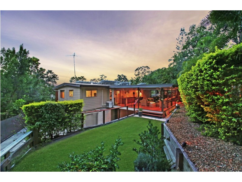 31 Yeerinbool Court, Arana Hills QLD 4054