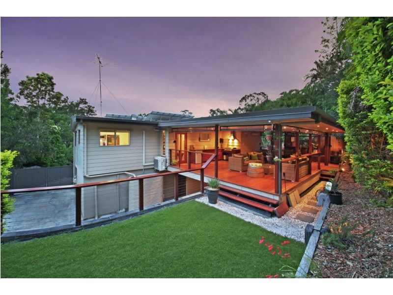 31 Yeerinbool Court, Arana Hills QLD 4054