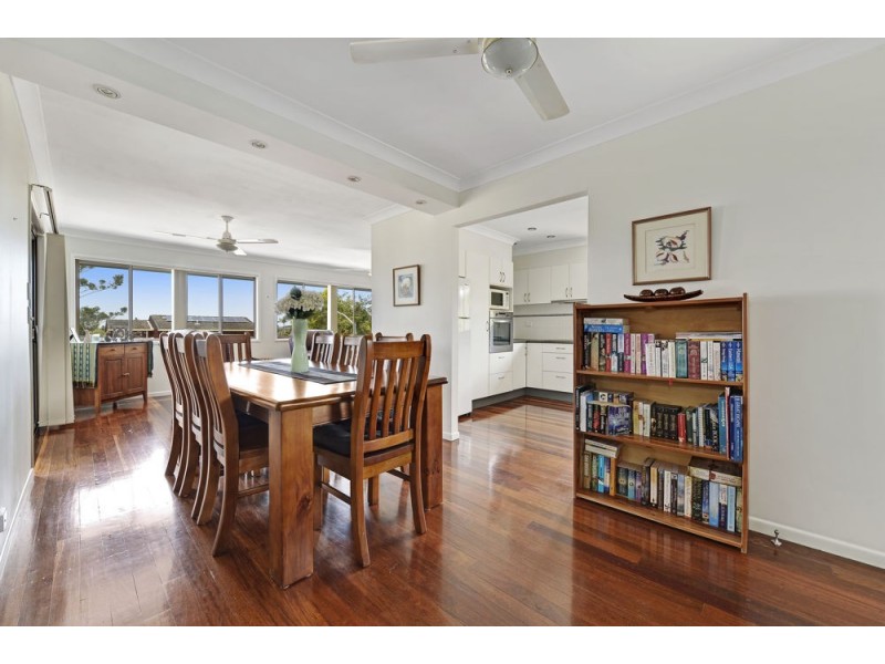 8 Cabragh Street, Ferny Grove QLD 4055