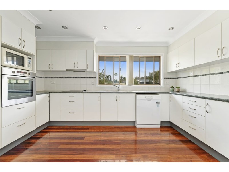 8 Cabragh Street, Ferny Grove QLD 4055