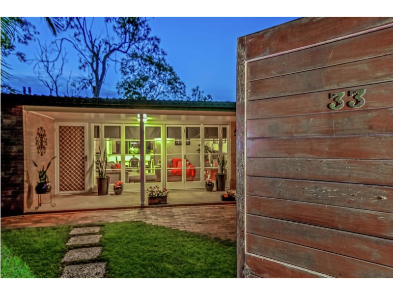 33 Caesar Road, Ferny Hills QLD 4055